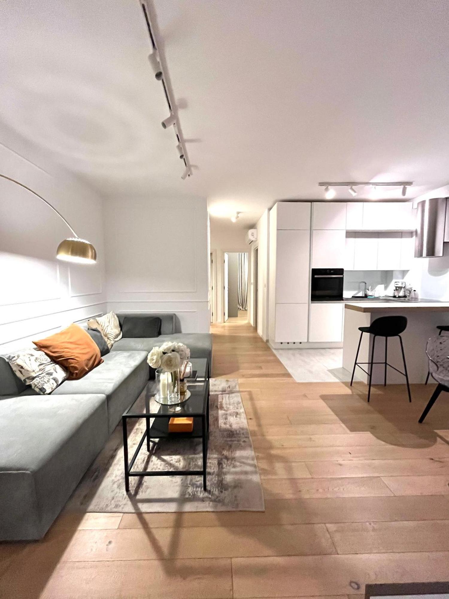 Luxury Apartment Rinos - Free Garage Parking สปลิท ภายนอก รูปภาพ