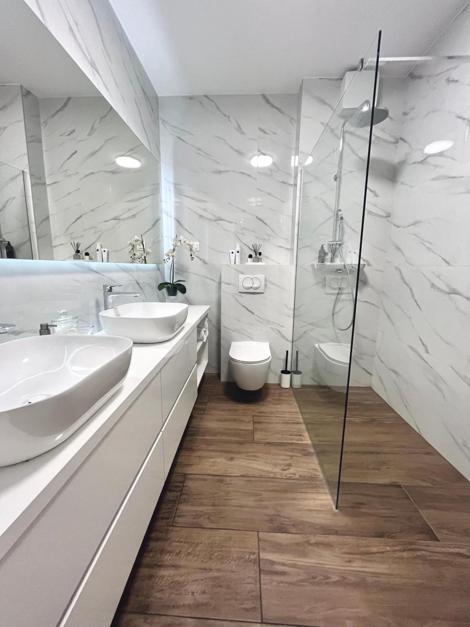 Luxury Apartment Rinos - Free Garage Parking สปลิท ภายนอก รูปภาพ